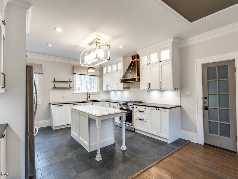 456 Merriman Road, Akron, OH 44303 Photo 13