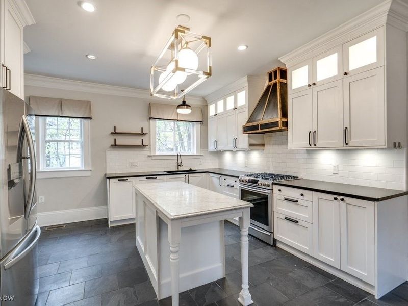 456 Merriman Road, Akron, OH 44303 Photo 9