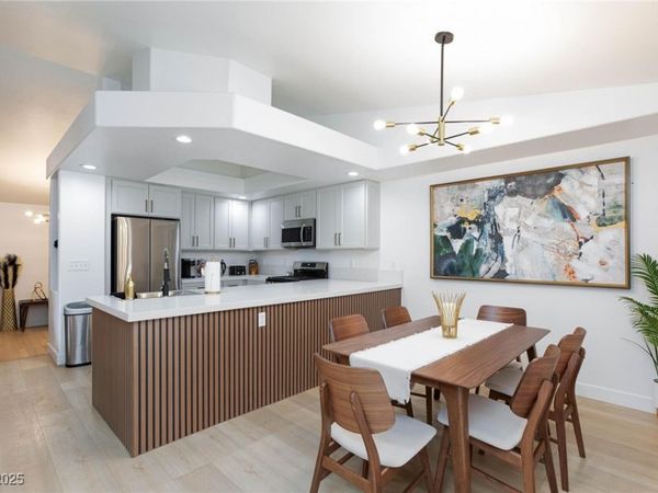 9762 Silver Dusk Court, Las Vegas, NV 89183