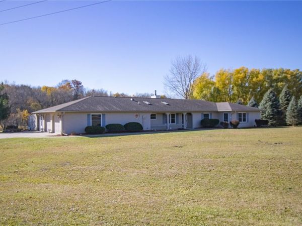 10487 Shaw Road, Anamosa, IA 52205