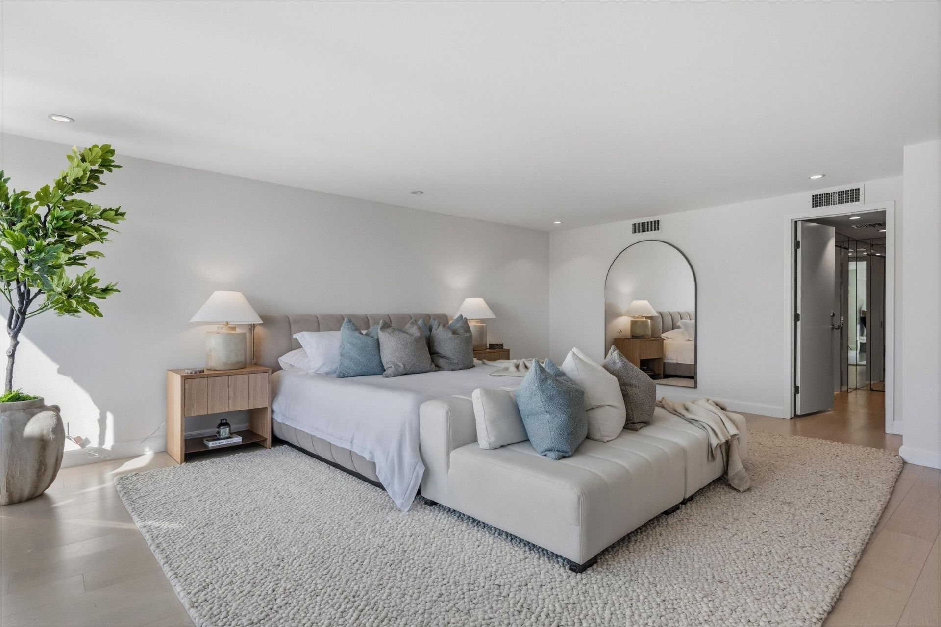 100 Sunrise Avenue, Unit 520/521, Palm Beach, FL 33480 Photo