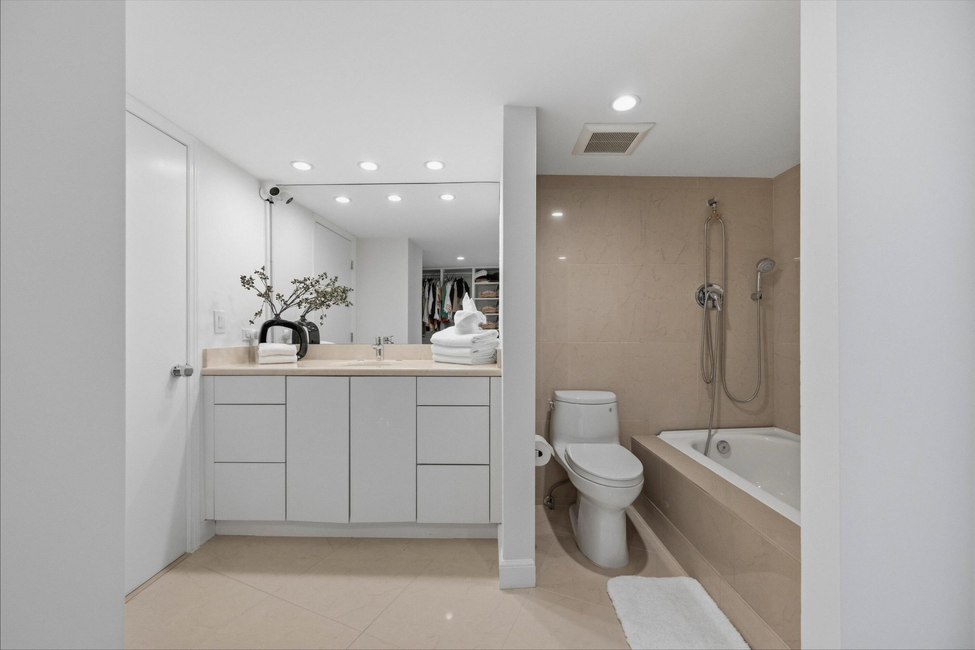 100 Sunrise Avenue, Unit 520/521, Palm Beach, FL 33480 Photo