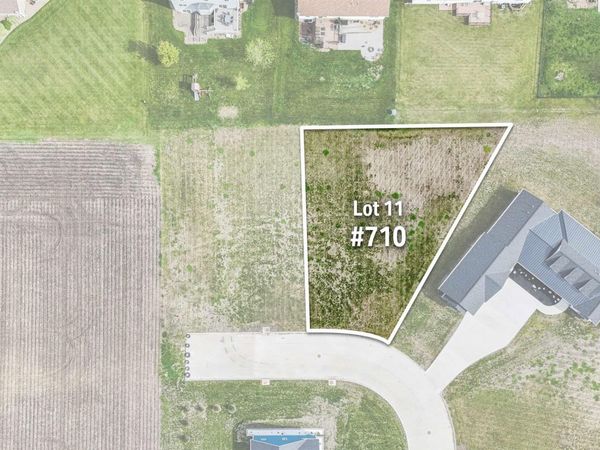 710 Westview Drive, Dysart, IA 52224