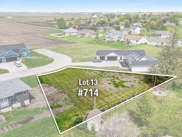 714 Westview Drive, Dysart, IA 52224