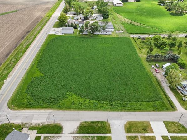 401 Hwy 21 , Dysart, IA 52224