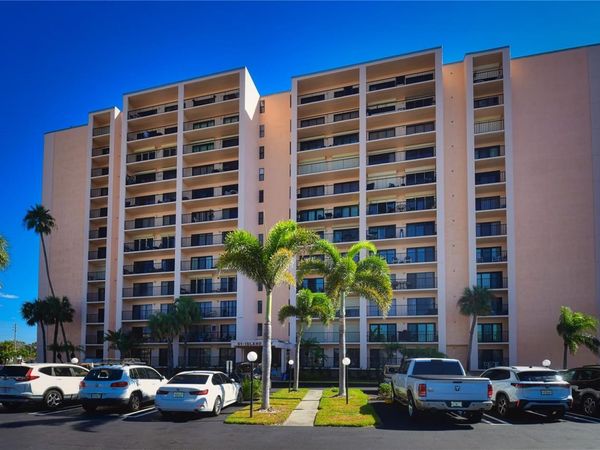 51 ISLAND WAY, Unit 909, CLEARWATER, FL 33767