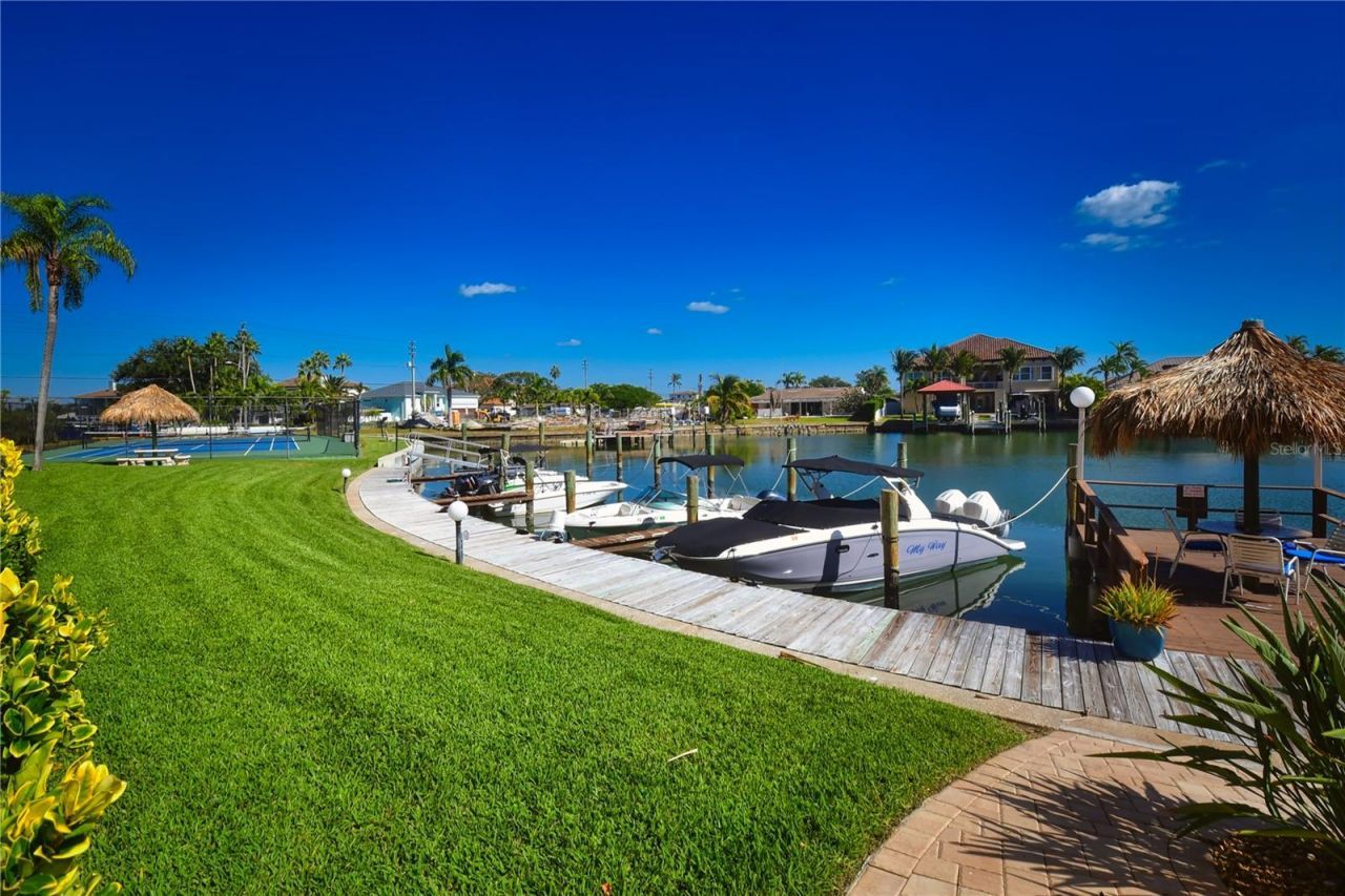 51 Island Way, Unit 909, Clearwater, FL 33767 Photo
