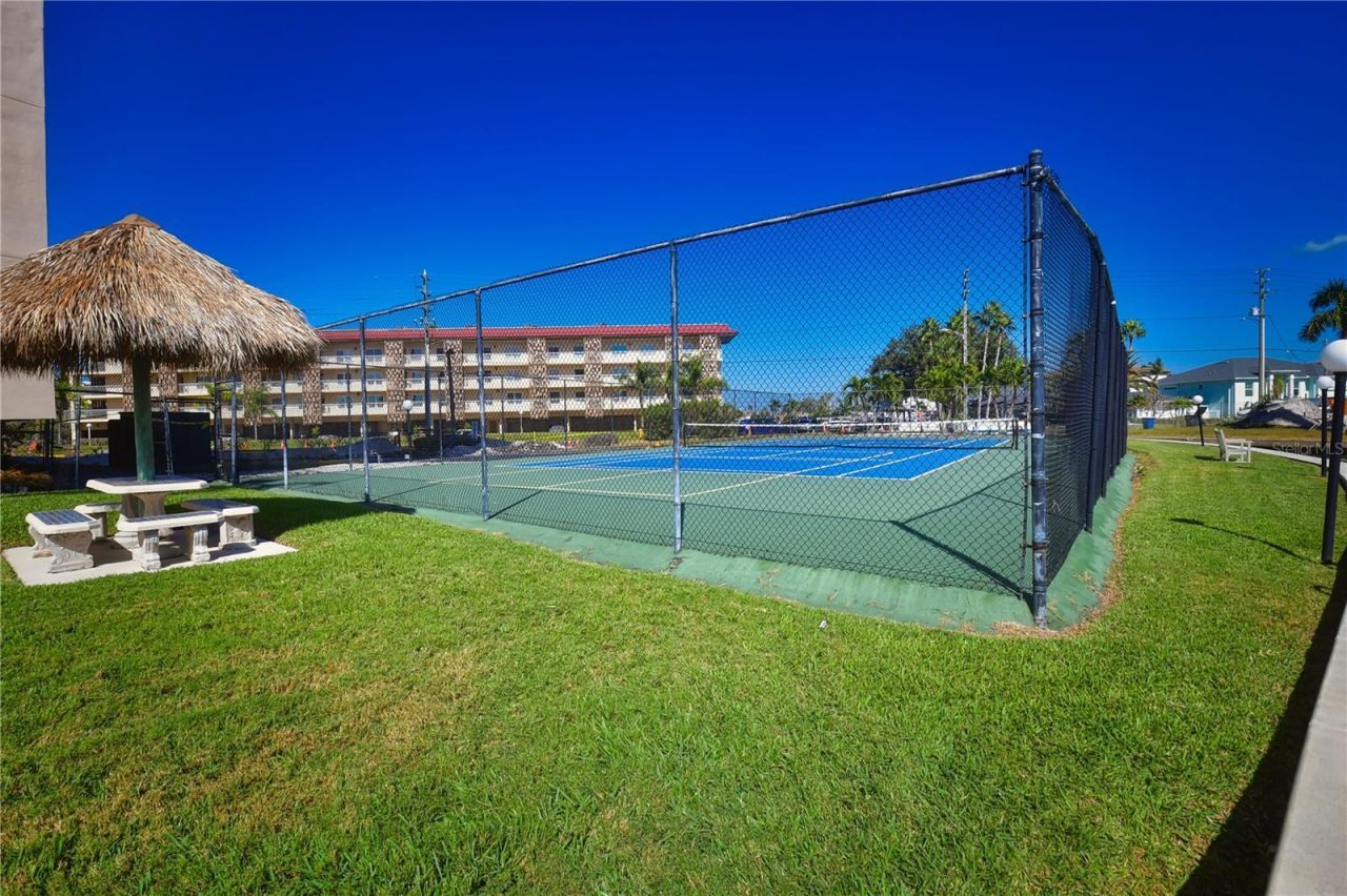 51 Island Way, Unit 909, Clearwater, FL 33767 Photo