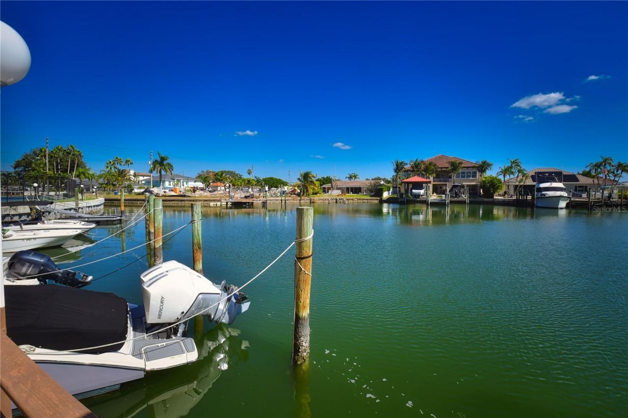 51 Island Way, Unit 909, Clearwater, FL 33767 Photo