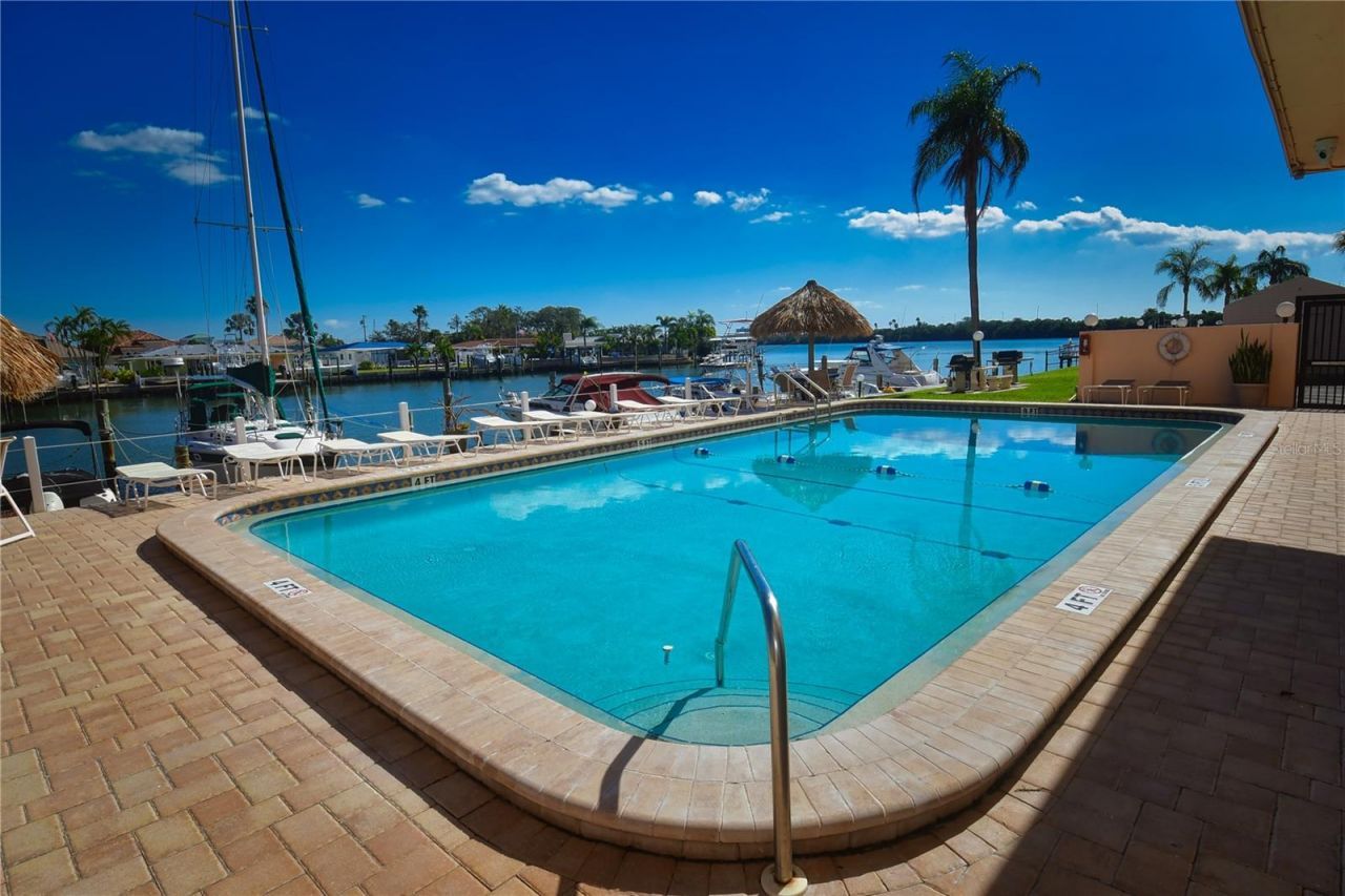 51 Island Way, Unit 909, Clearwater, FL 33767 Photo