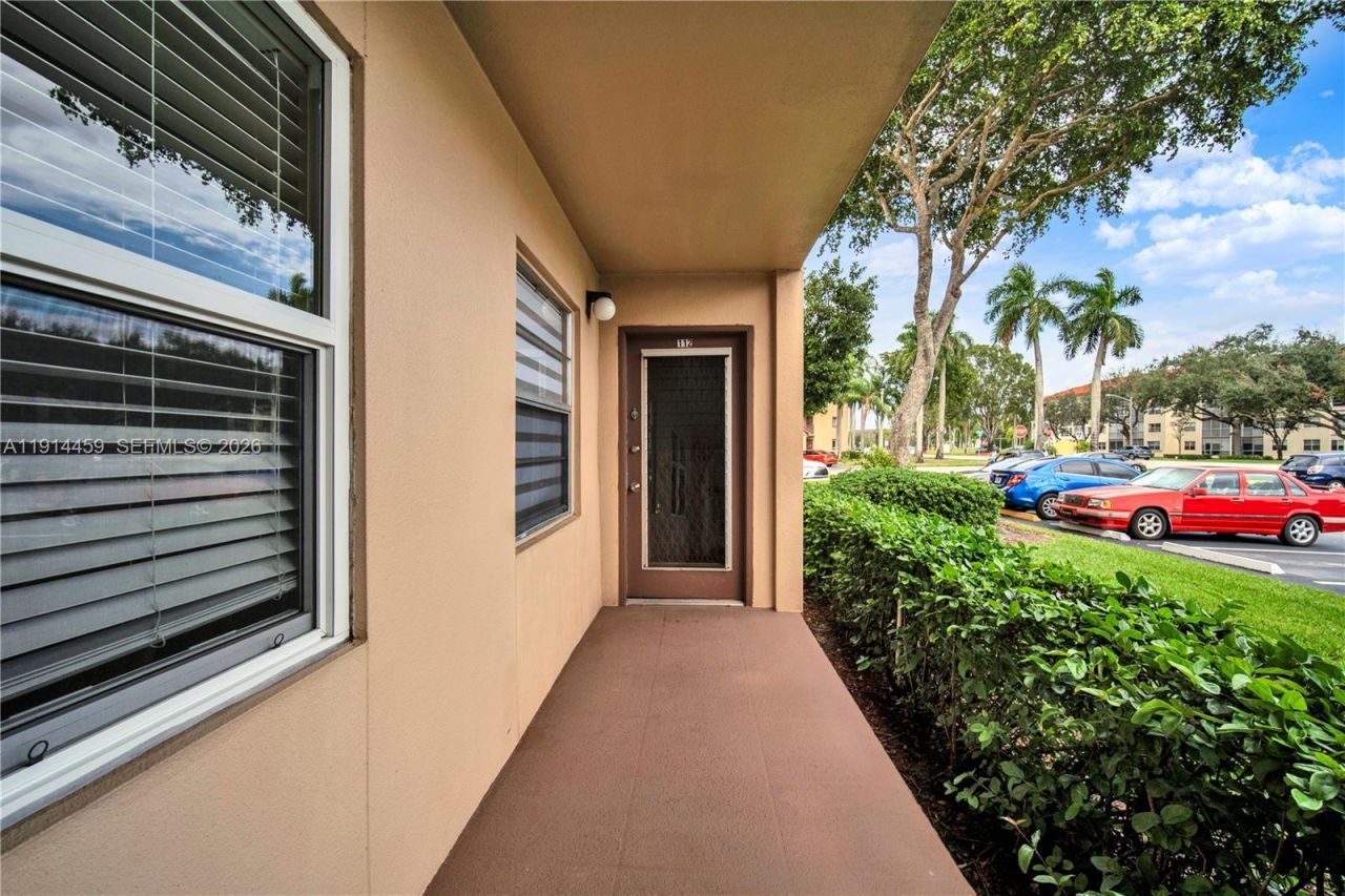 1100 SW 130th Ave, Unit 112H, Pembroke Pines, FL 33027 Photo