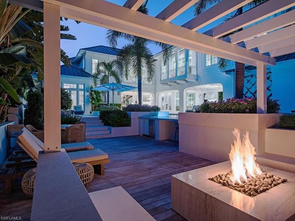 1675 Gordon DR, NAPLES, FL 34102