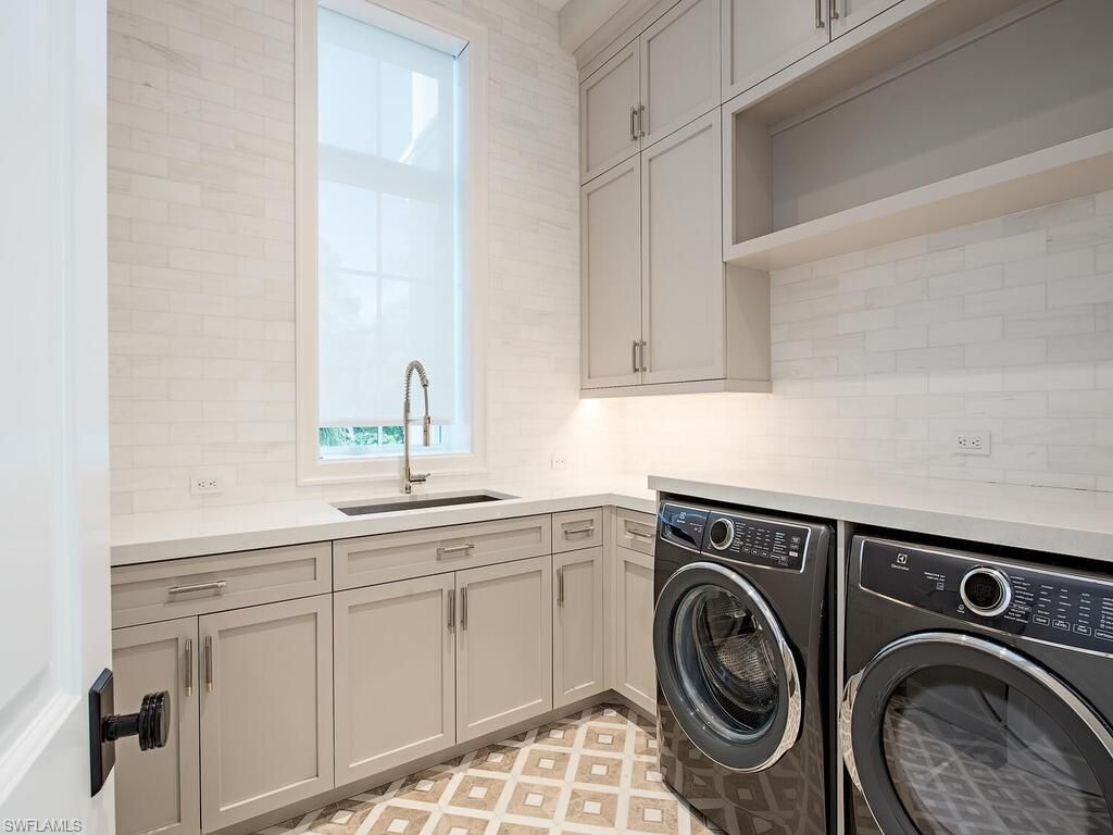 1675 Gordon Dr, Naples, FL 34102 Photo