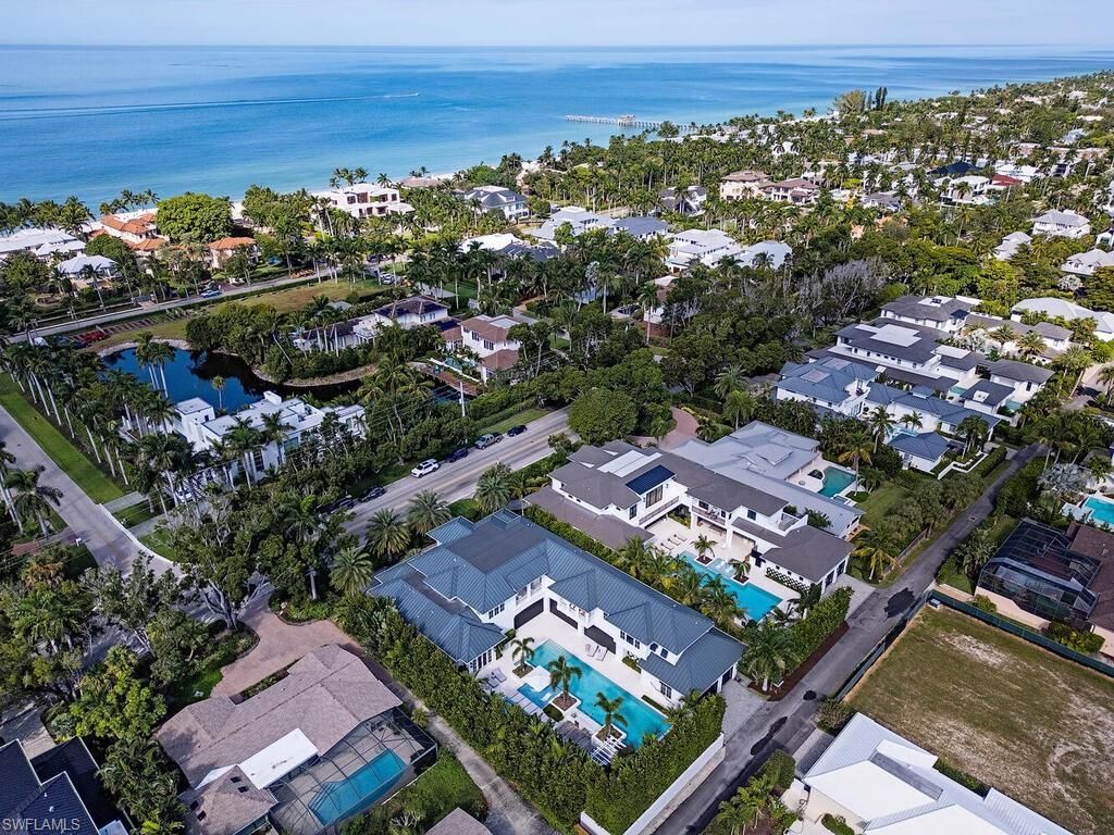 1675 Gordon Dr, Naples, FL 34102 Photo