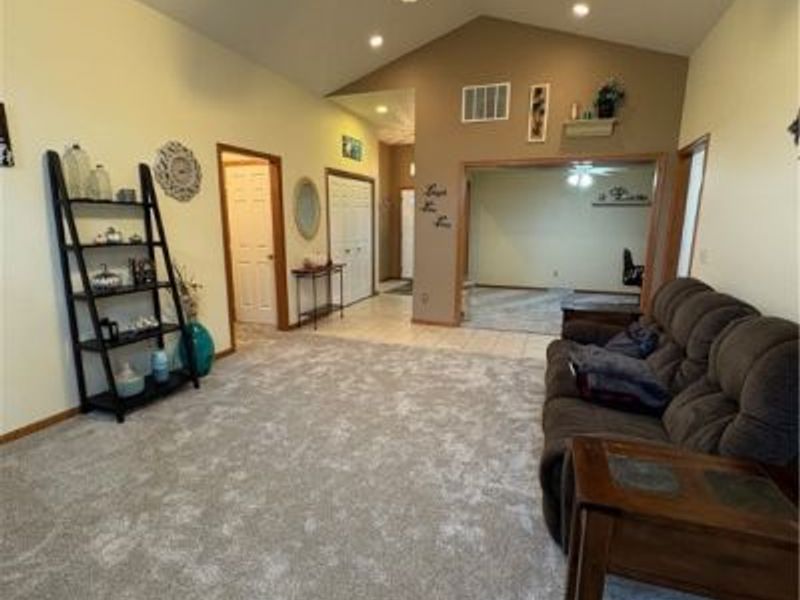 2003 E County Line Road, Mineral Ridge, OH 44440 Photo 7