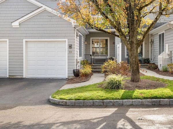 19 Club Court, Pleasantville, NY 10570