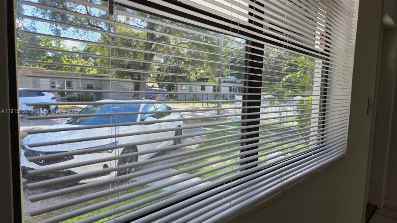 525 NE 132nd Ter, Unit 525 or 527, North Miami, FL 33161 Photo