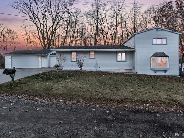 8165 Leonard Drive, Holly Twp, MI 48442