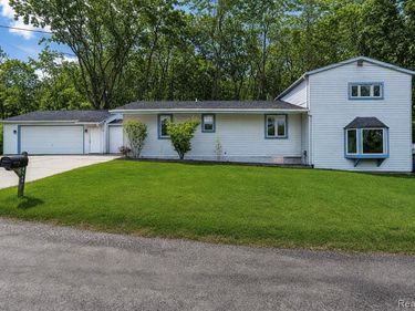 8165 Leonard Drive, Holly Twp, MI 48442