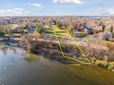 3930 Stratford Lane, Chanhassen, MN 55331