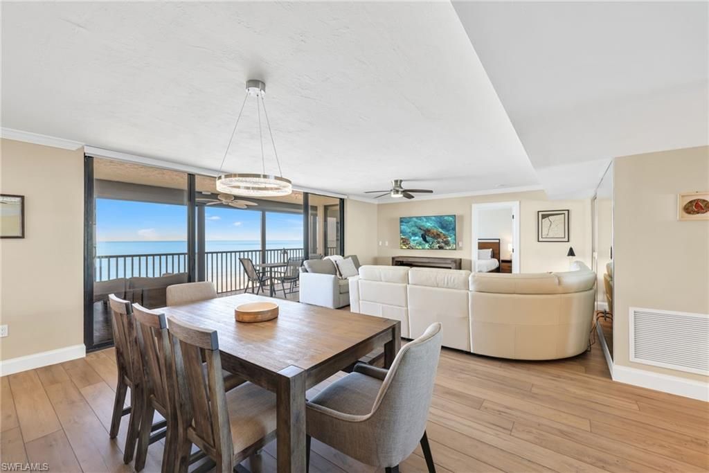 9653 Gulf Shore Dr, Unit 402, Naples, FL 34108 Photo