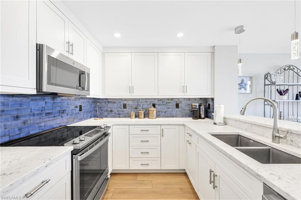 9653 Gulf Shore Dr, Unit 402, Naples, FL 34108 Photo