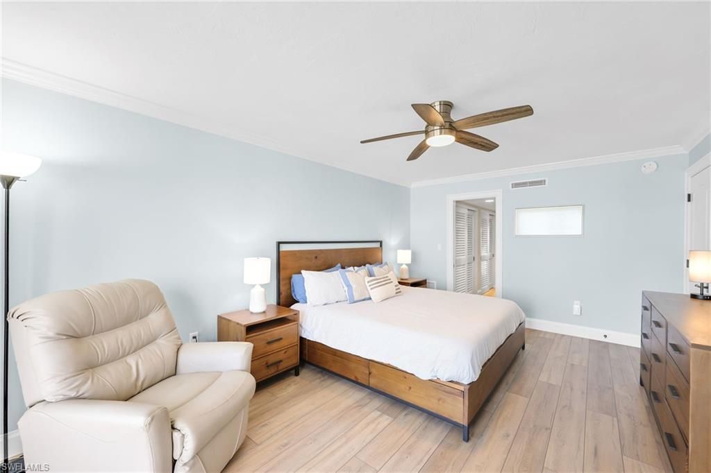 9653 Gulf Shore Dr, Unit 402, Naples, FL 34108 Photo