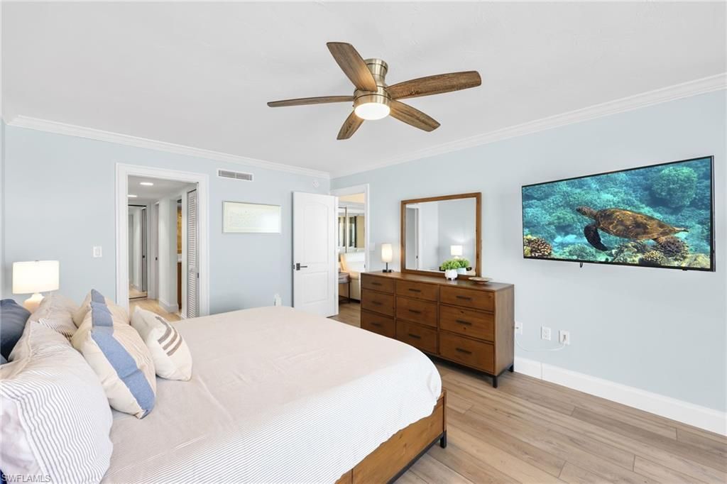 9653 Gulf Shore Dr, Unit 402, Naples, FL 34108 Photo