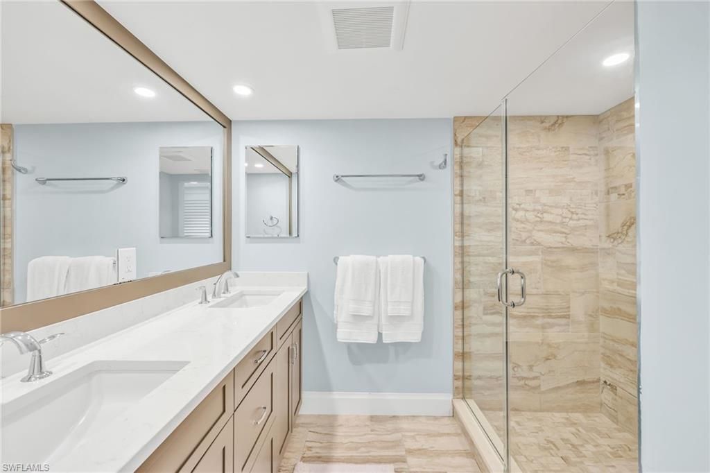 9653 Gulf Shore Dr, Unit 402, Naples, FL 34108 Photo