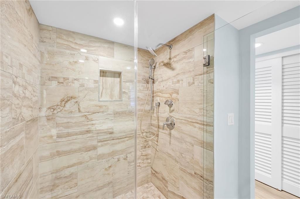 9653 Gulf Shore Dr, Unit 402, Naples, FL 34108 Photo