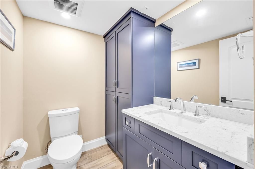 9653 Gulf Shore Dr, Unit 402, Naples, FL 34108 Photo