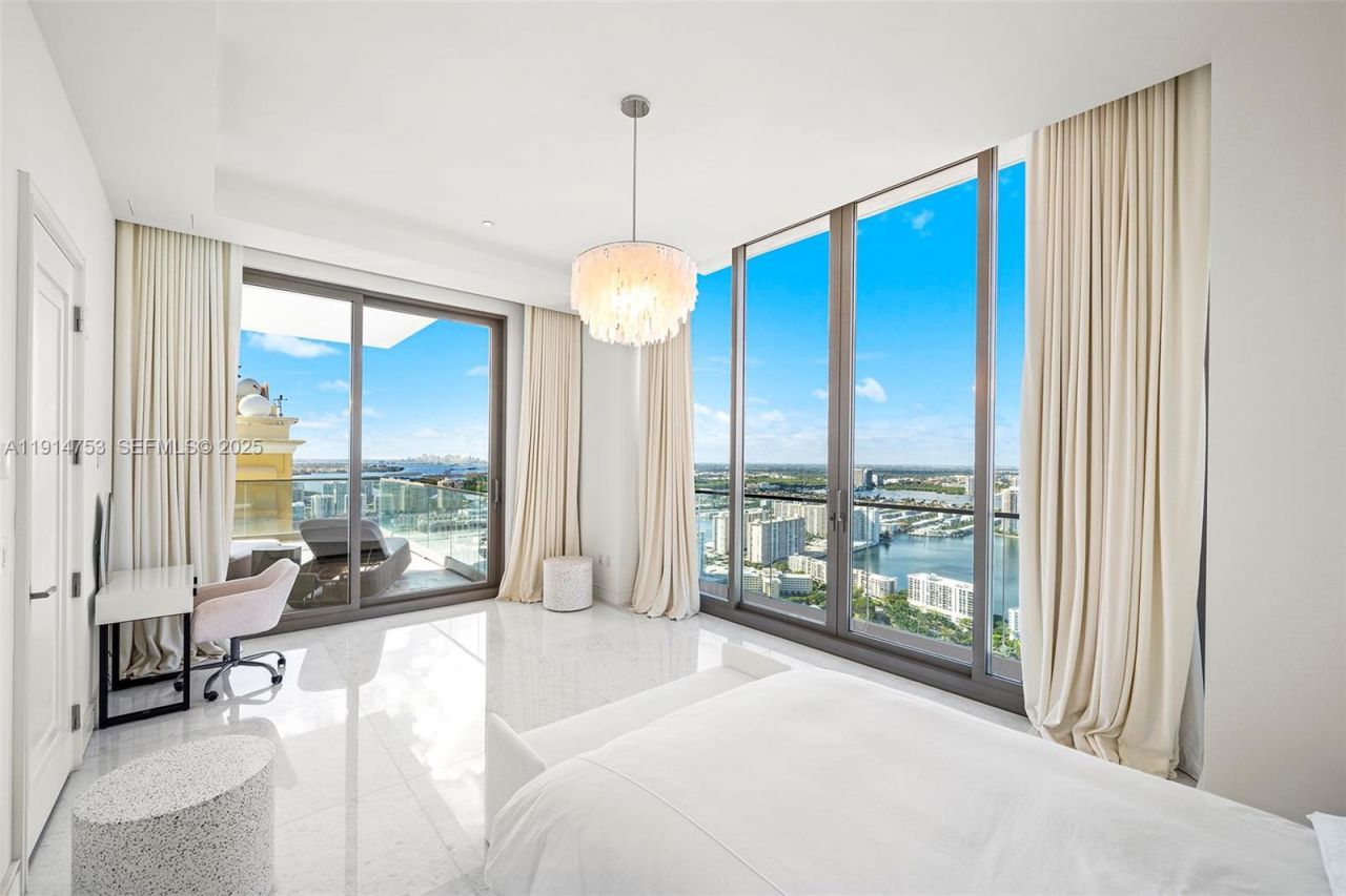 17901 Collins Ave, Unit 4507, Sunny Isles Beach, FL 33160 Photo