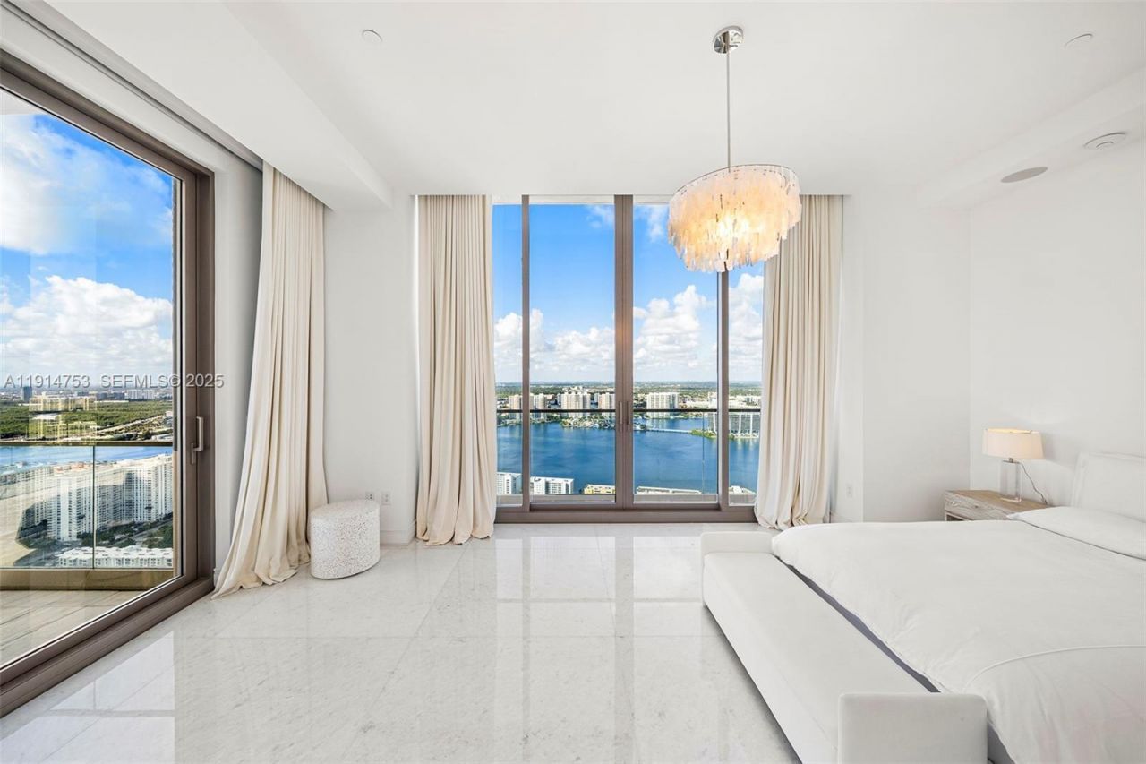 17901 Collins Ave, Unit 4507, Sunny Isles Beach, FL 33160 Photo
