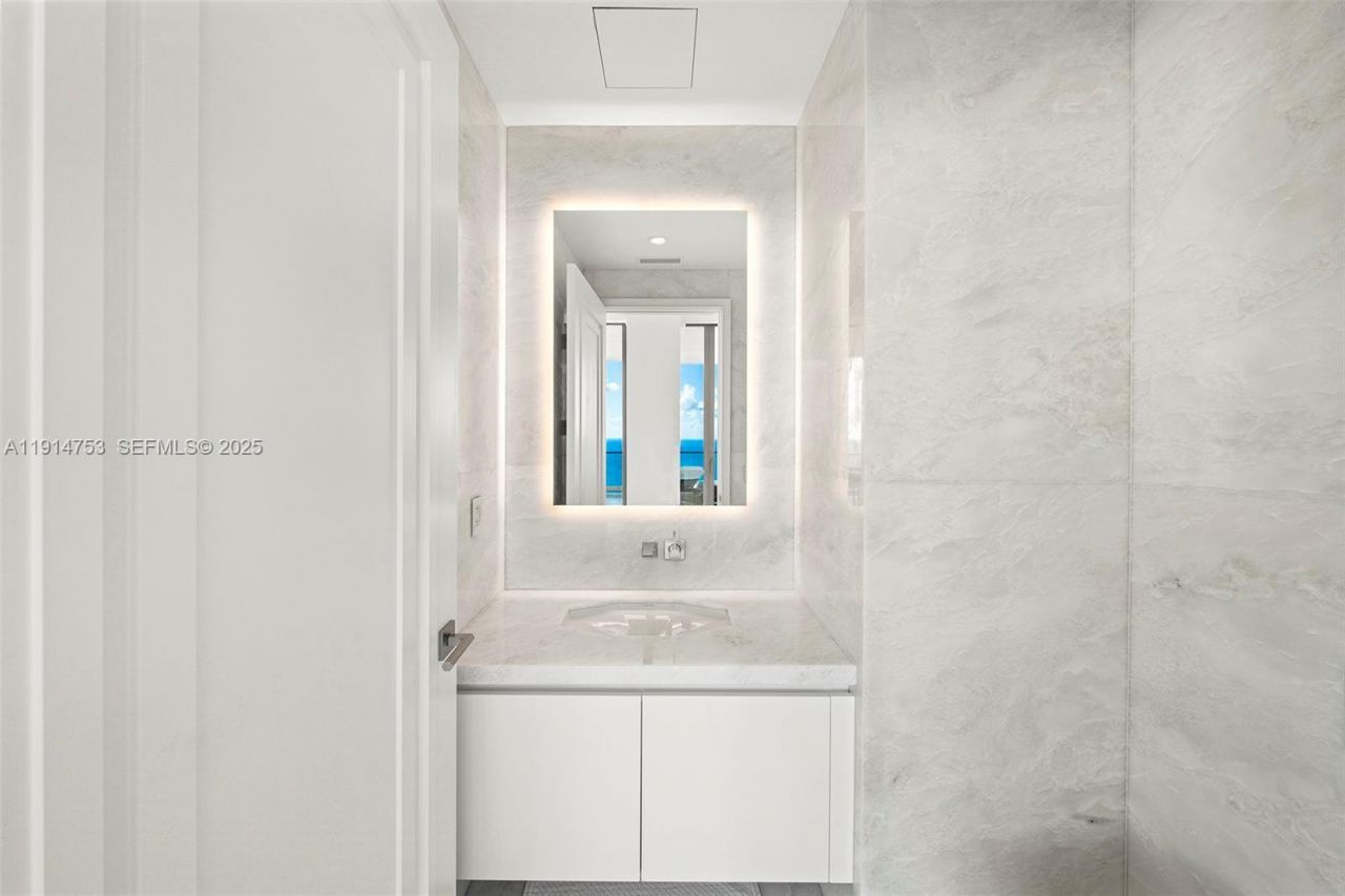 17901 Collins Ave, Unit 4507, Sunny Isles Beach, FL 33160 Photo