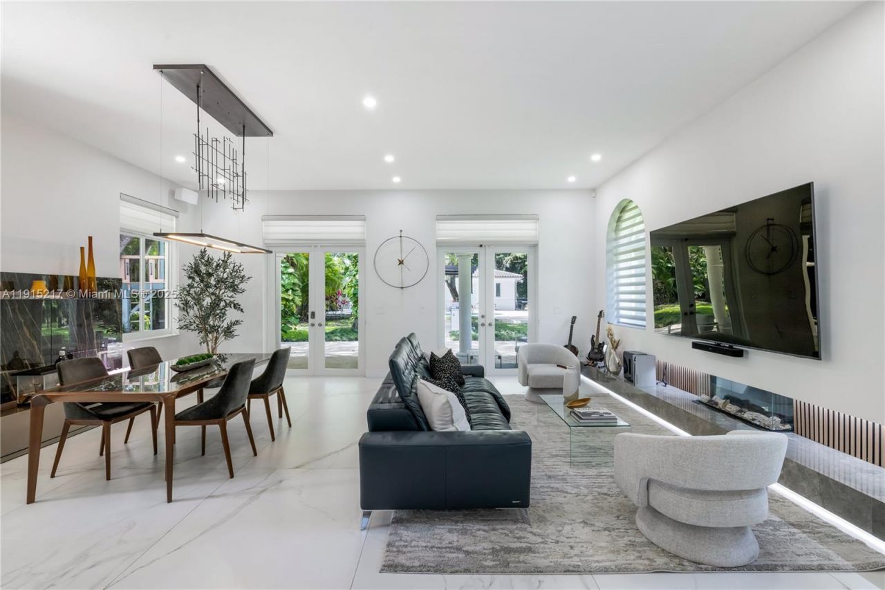 8941 SW 65th Ct, Unit 8941, Pinecrest, FL 33156 Photo