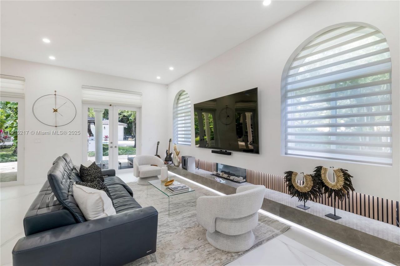 8941 SW 65th Ct, Unit 8941, Pinecrest, FL 33156 Photo