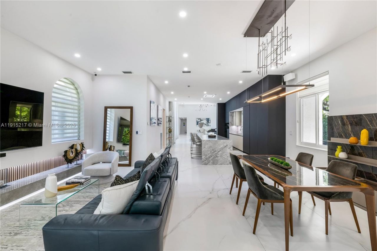 8941 SW 65th Ct, Unit 8941, Pinecrest, FL 33156 Photo