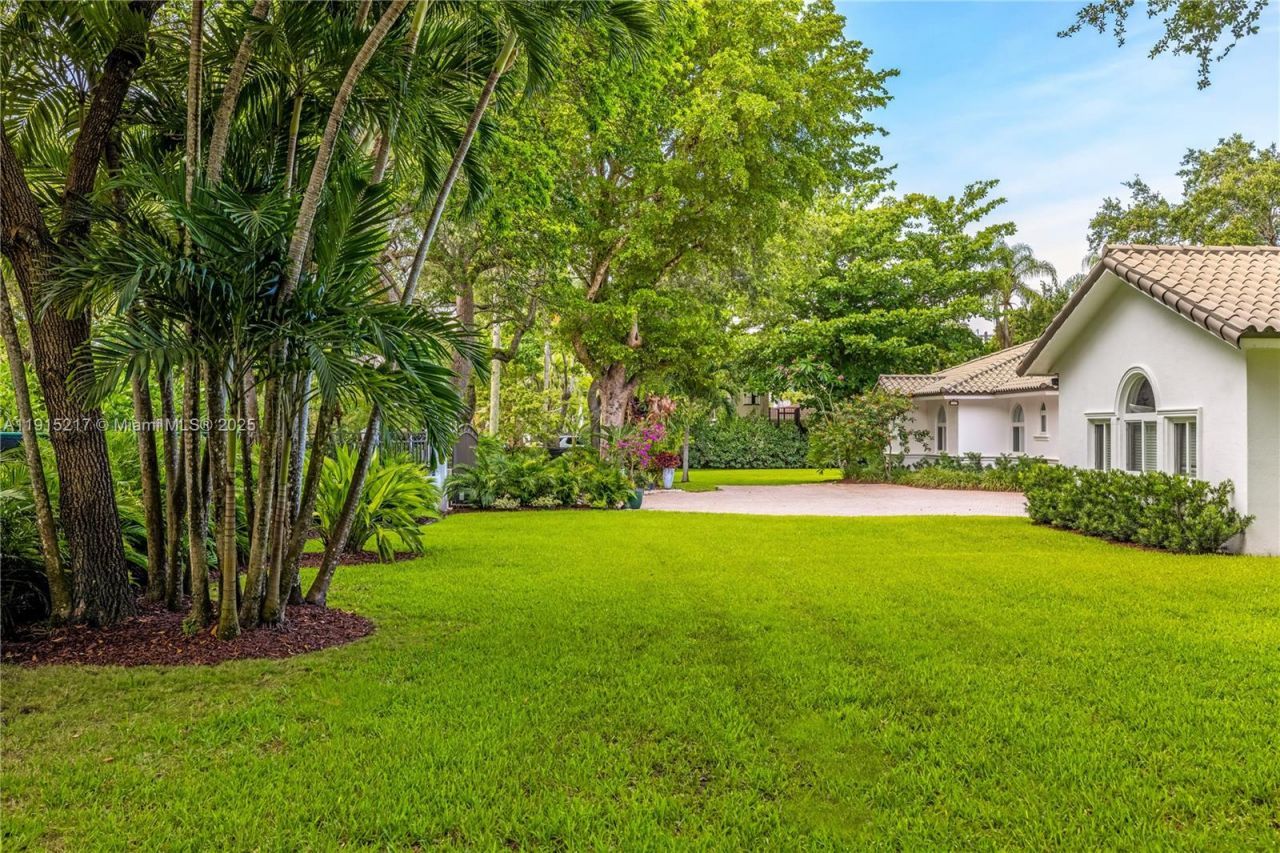 8941 SW 65th Ct, Unit 8941, Pinecrest, FL 33156 Photo