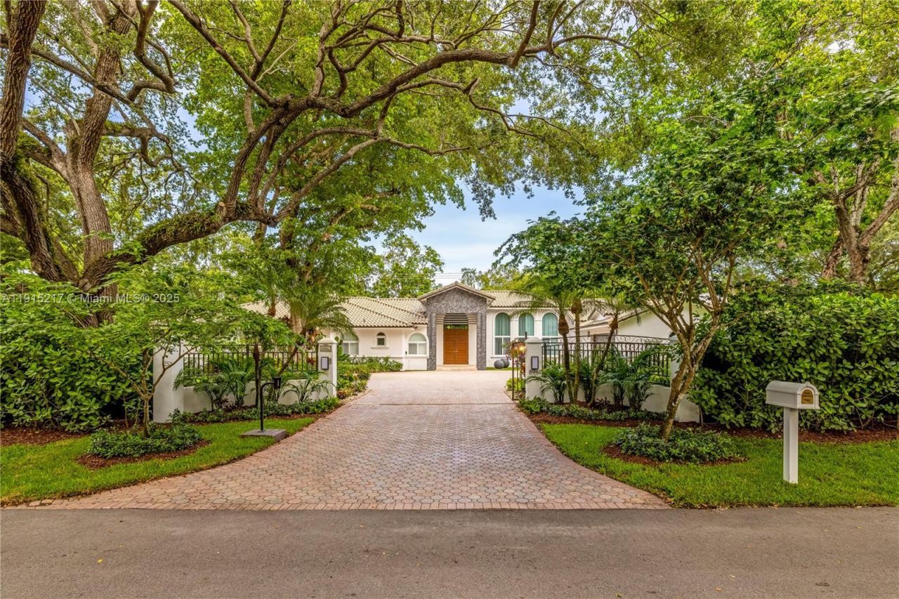 8941 SW 65th Ct, Unit 8941, Pinecrest, FL 33156 Photo