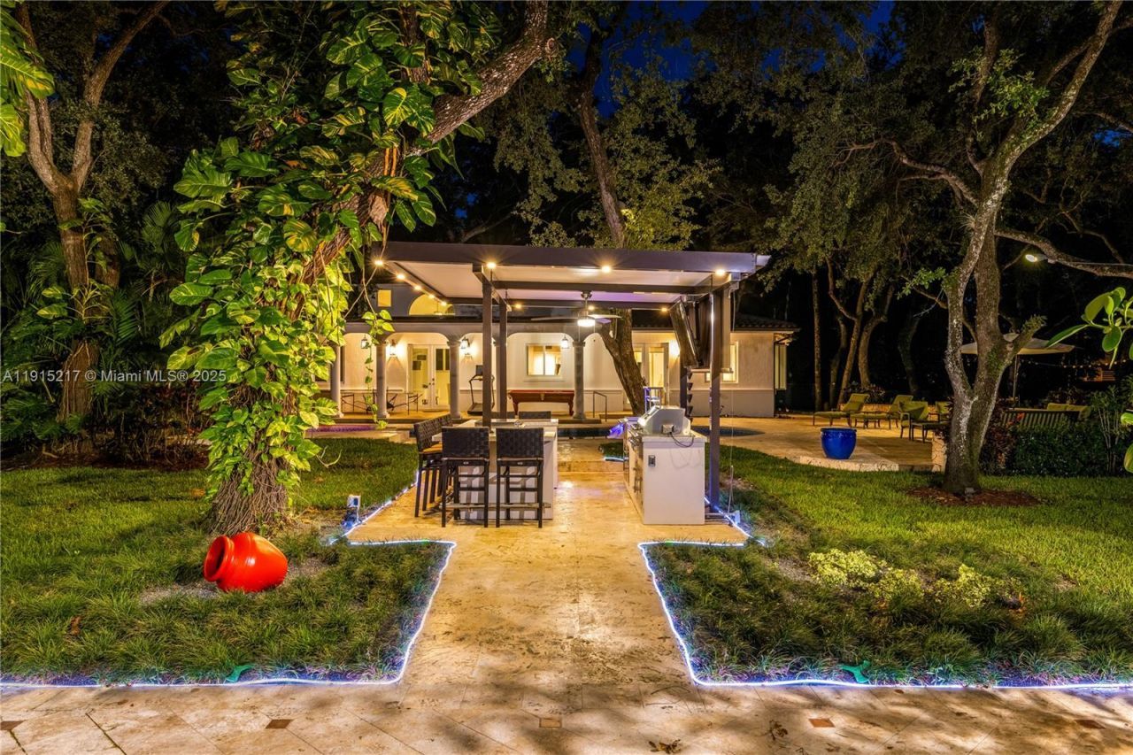 8941 SW 65th Ct, Unit 8941, Pinecrest, FL 33156 Photo