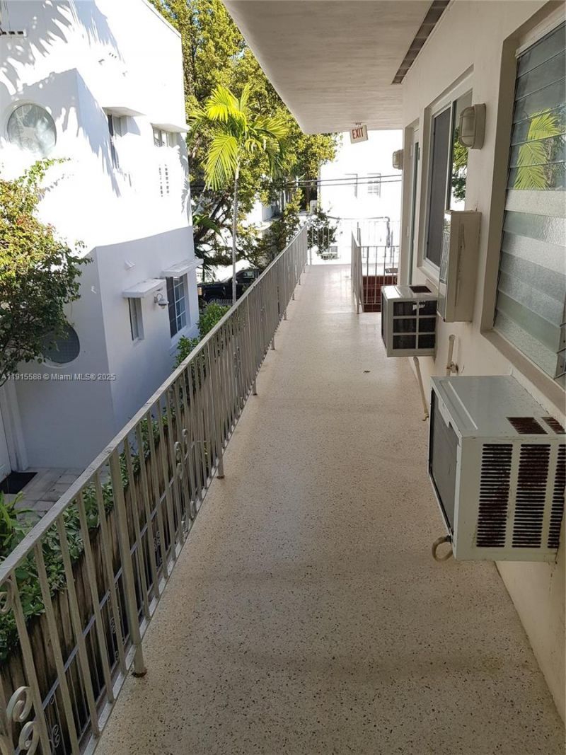 1021 Michigan Ave, Unit 10, Miami Beach, FL 33139 Photo