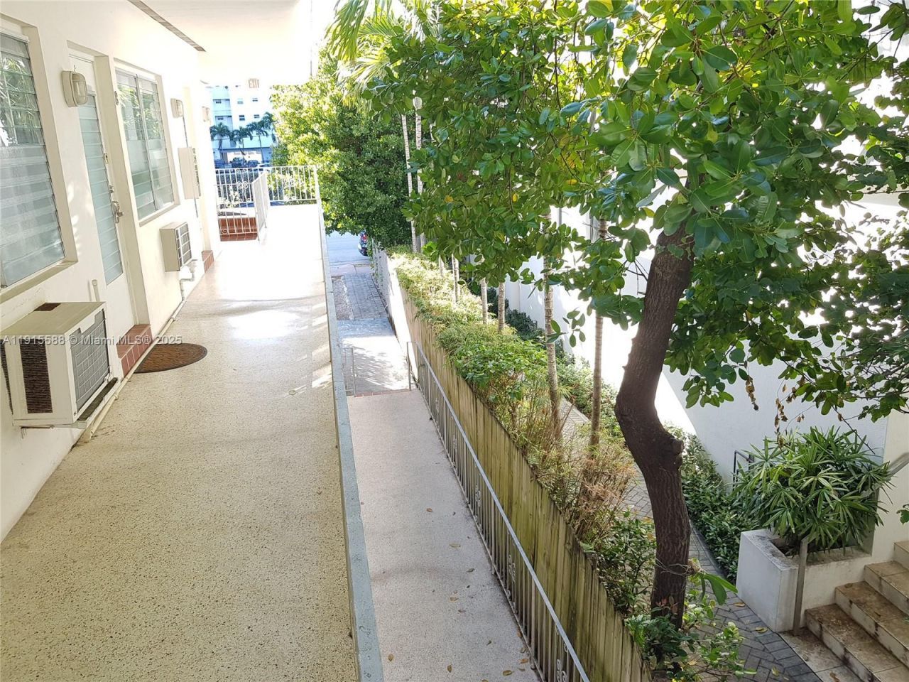 1021 Michigan Ave, Unit 10, Miami Beach, FL 33139 Photo