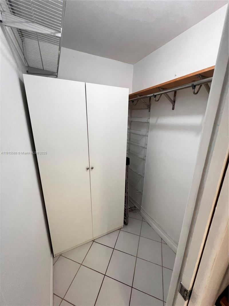 1021 Michigan Ave, Unit 10, Miami Beach, FL 33139 Photo