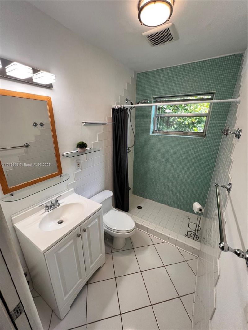 1021 Michigan Ave, Unit 10, Miami Beach, FL 33139 Photo