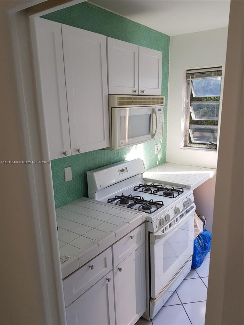 1021 Michigan Ave, Unit 10, Miami Beach, FL 33139 Photo