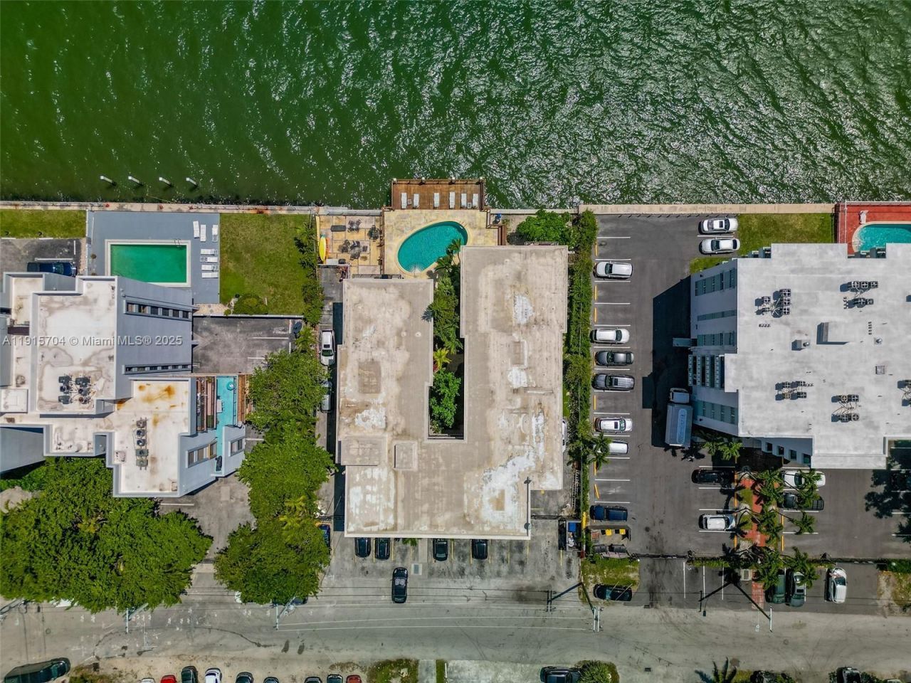 7845 NE Bayshore Ct, Unit 10, Miami, FL 33138 Photo