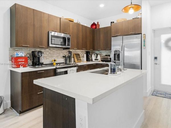 8301 NW 41st St, Unit B-309, Doral, FL 33166