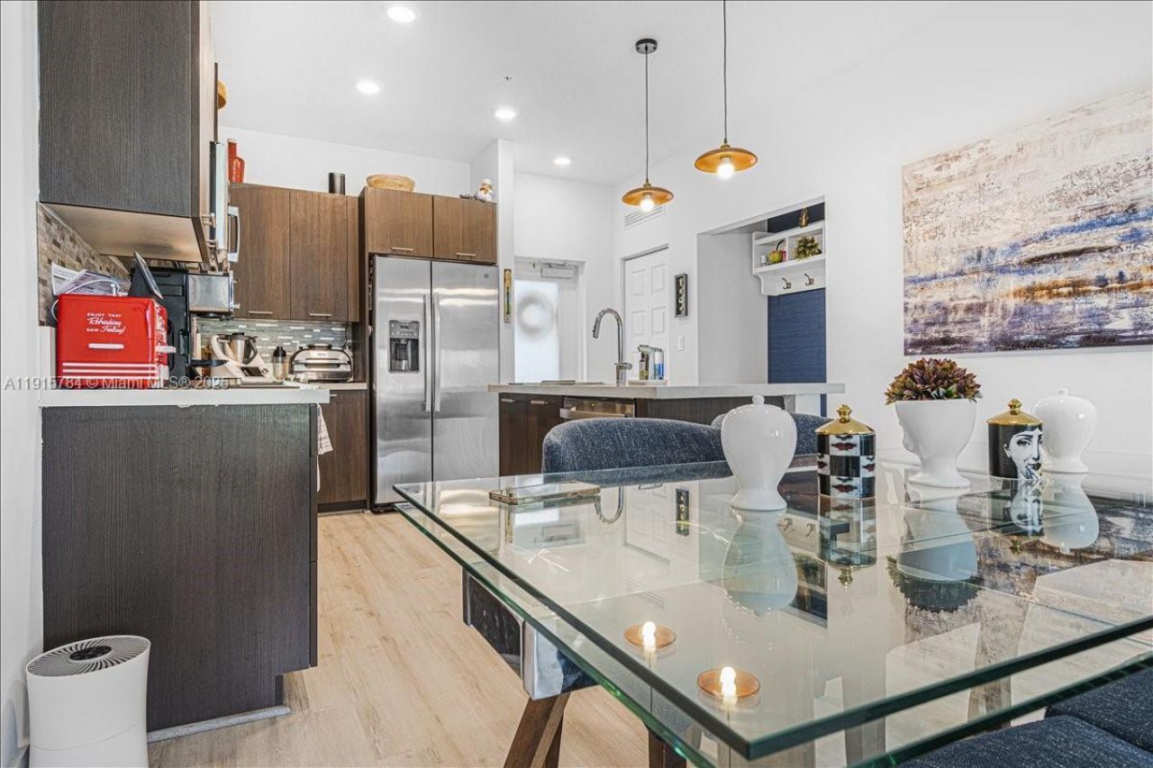 8301 NW 41st St, Unit B-309, Doral, FL 33166 Photo