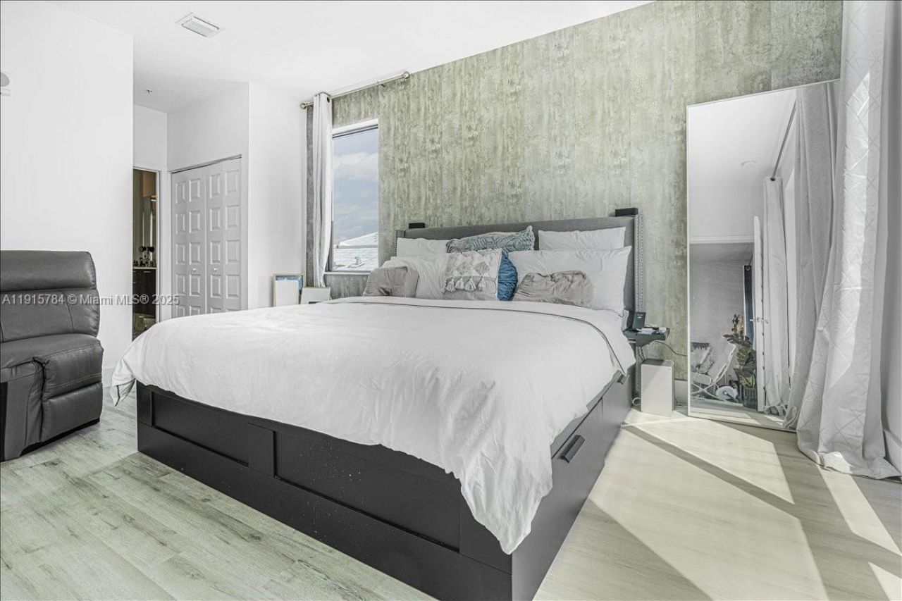 8301 NW 41st St, Unit B-309, Doral, FL 33166 Photo