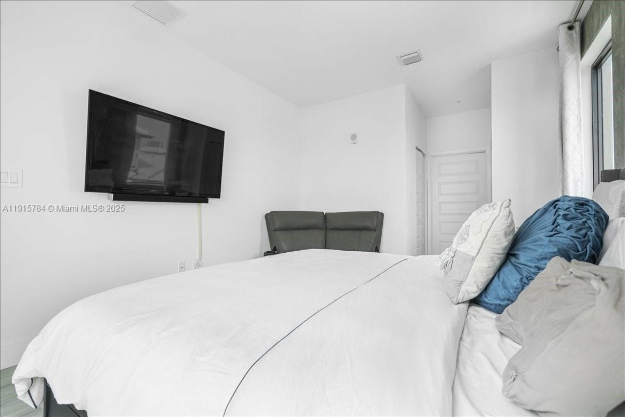 8301 NW 41st St, Unit B-309, Doral, FL 33166 Photo